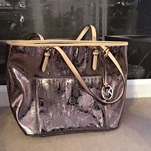 Authentic michael kors metallic tote!